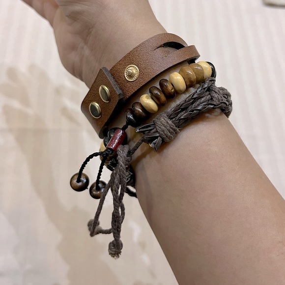 Set of 3 bracelets.. New & unused. UNISEX - Picture 2 of 3